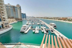 Sea Views on the Palm Jumeirah entire Studio